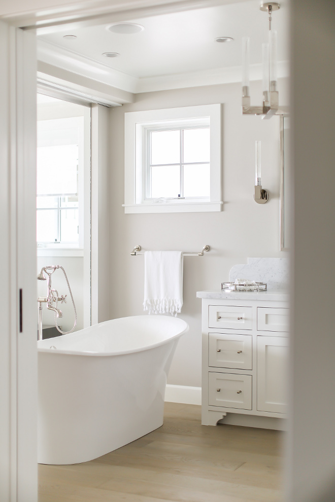 Benjamin Moore HC-172 Revere Pewter and Benjamin Moore Decorators White. Winkle Custom Homes. Melissa Morgan Design. Ryan Garvin Photography