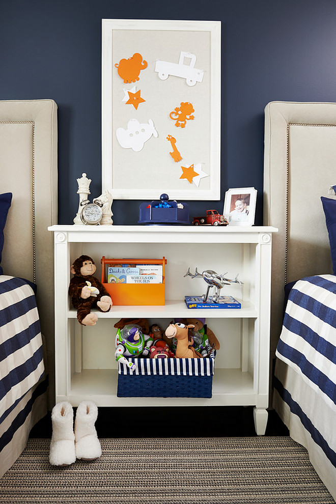 Hale Navy by Benjamin Moore. Navy accent wall paint color is Hale Navy by Benjamin Moore. Navy paint color. Hale Navy by Benjamin Moore. Navy accent wall paint color is Hale Navy by Benjamin Moore #HaleNavyBenjaminMoore #Navy #accentwallpaintcolor HaleNavybyBenjaminMoore hale-navy-by-benjamin-moore Fina Designs