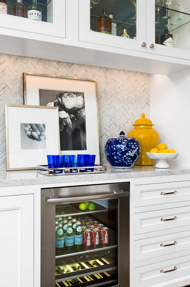 Under cabinet lighting. Wet bar with Under cabinet lighting and Walker Zanger Lounge mosaic tile. Under cabinet lighting. #Undercabinetlighting Robert Frank Interiors. Clark Dugger Photography