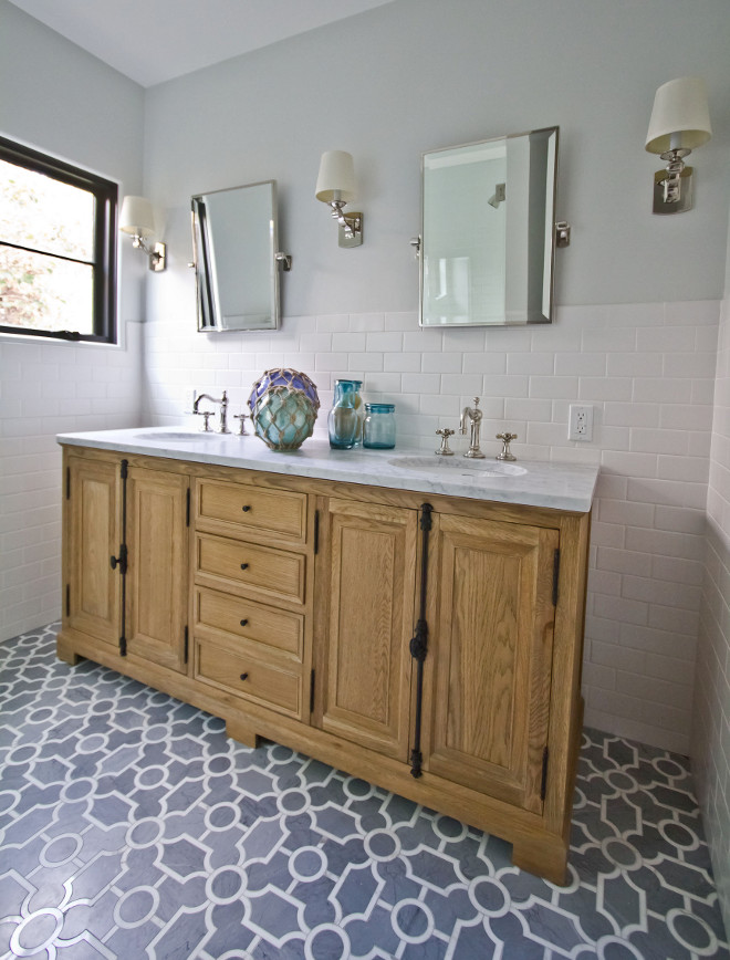 Benjamin Moore Horizon. Benjamin Moore Horizon. Grey bathroom wall with white subway wall tile and New Ravenna, “Chatham” pattern in Honed Bardiglio and Polished Calacatta Marble Floor Tile #BenjaminMooreHorizon #floortile #tile #flooring #NewRavenna #Chatham #Bardiglio #marble #CalacattaMarble Home Bunch Beautiful Homes of Instagram Bryan Shap @realbryansharp