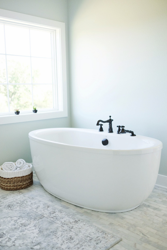 Sherwin Williams Sea Salt. Sherwin Williams Sea Salt. Sherwin Williams Sea Salt. Soothing bathroom paint color Sherwin Williams Sea Salt #SherwinWilliamsSeaSalt #soothingpaintcolor #bathroom #paintcoolor bathroom-paint-color-sherwin-williams-sea-salt Beautiful Homes of Instagram @nc_homedesign via Home Bunch