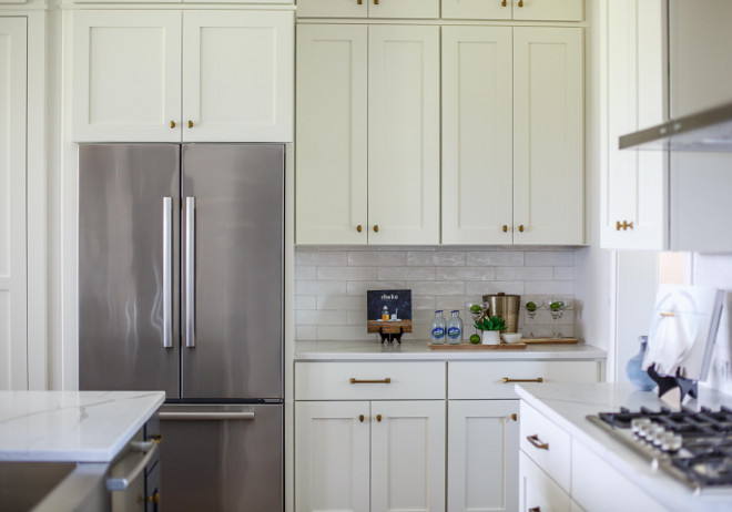 Benjamin Moore China White. Benjamin Moore China White. White kitchen cabinet paint color Benjamin Moore China White. #BenjaminMooreChinaWhite #whitekitchencabinetpaintcolor #whitepaintcolor #BenjaminMoorewhite benjamin-moore-china-white Cottage Home Company