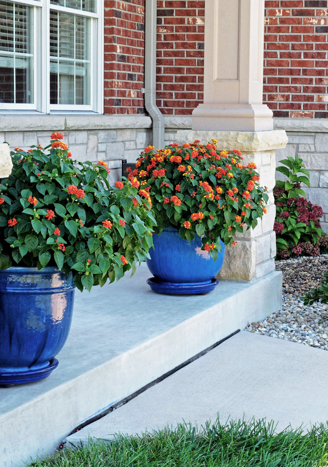 Blue planters. Porch Blue planters. Porch planters. The blue pots are from a local nursery. The name is: For the Garden, Haefner's Greenhouse, Oakville, Missouri. #Blueplanters #planters #porchplanters Home Bunch Beautiful Homes of Instagram wowilovethat