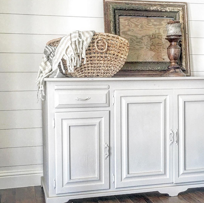 Grey chalk paint. Tyler made her own chalk paint and says it was super easy to do so! She is so handy, isn't she?! grey-chalk-furniture Home Bunch's Beautiful Homes of Instagram ourfarmhousefit