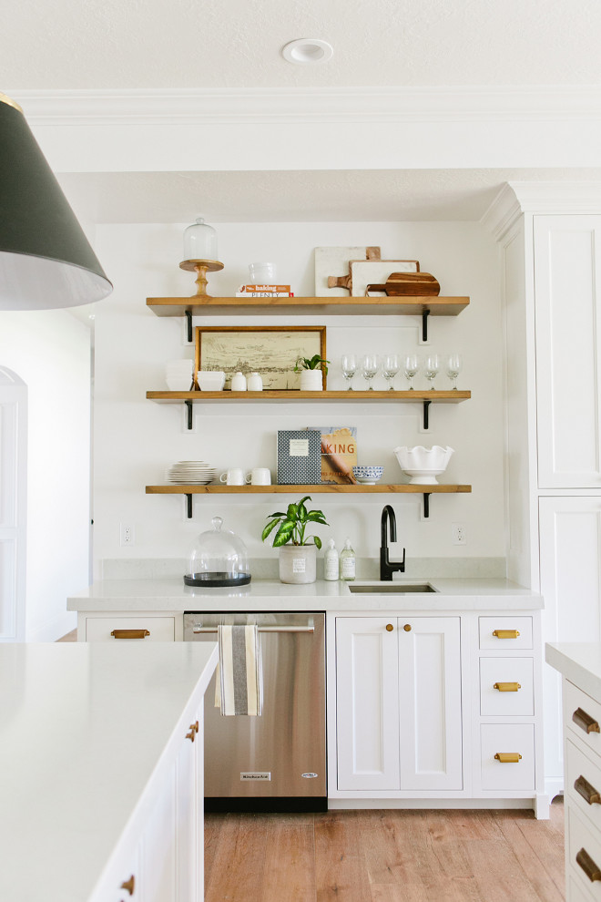 Kitchen wet bar with open shelves. Kitchen wet bar with rustic open shelves. kitchen-wet-bar-with-open-shelves Kitchen wet bar with open shelves #Kitchen #wetbar #openshelves House of Jade Interiors