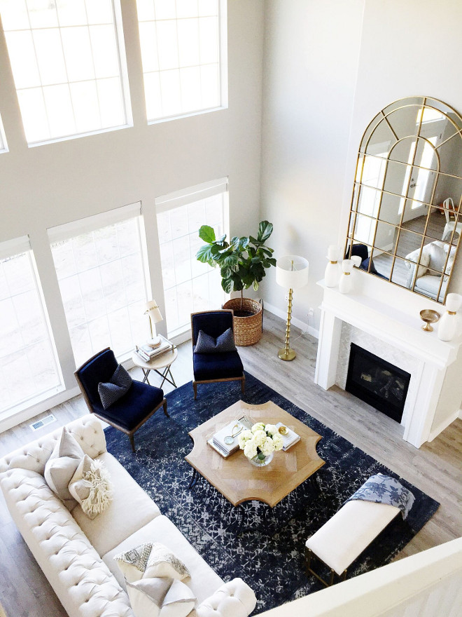 Living room layout. Living room furniture layout. What an incredible living room! The furniture layout allows everyone to feel connected and comfortable. living-room-furniture-layout #Livingroomlayout #Livingroom #furniturelayout Home Bunch's Beautiful Homes of Instagram janscarpino