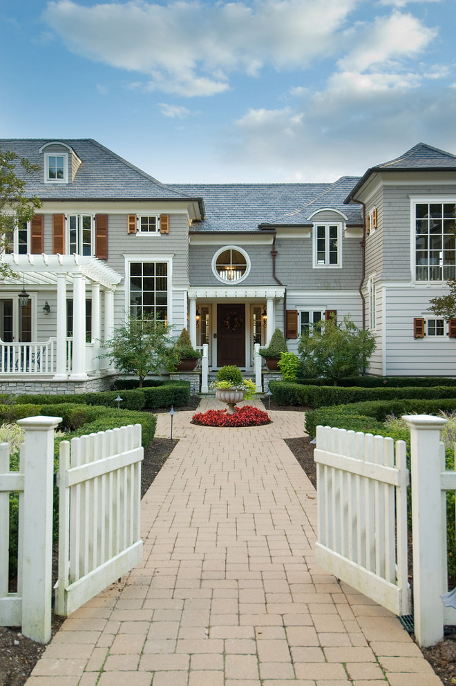 Home exterior. Traditional home exterior. #Traditionalhomeexterior 3homeexteriro #exterior home-exterior Merrick Construction, Inc.