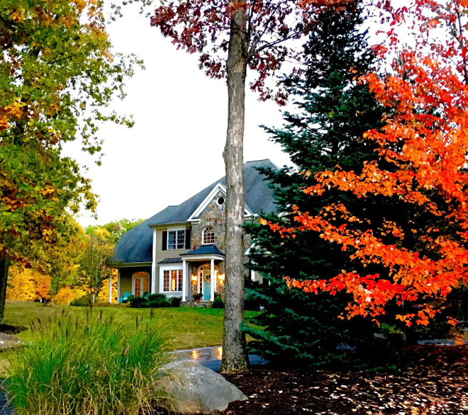 Home Exterior. Traditional Home exterior. Beautiful traditional home house tour. #Homeexterior #Traditionalhome #Traditionalhomeexteiror #housetour Beautiful Homes of Instagram peonypartydesigns