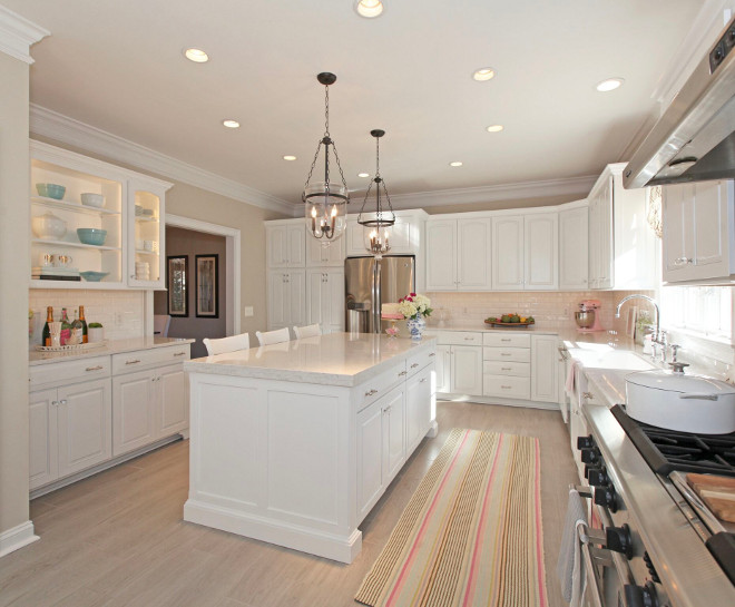 Kitchen wall and cabonet paint color combo: Benjamin Moore White (no pigment) on cabinets and Benjamin Moore Edgecomb Gray on walls. #Kitchenpaintcolor #kitchenpaintcolorcombo #kitchenwallpaintcolor #kitchencabinetpaintcolor kitchen-paint-color-paint-cabinets-benjamin-moore-white-no-pigment-paint-walls-benjamin-moore-edgecomb-gray Home Bunch's Beautiful Homes of Instagram peonypartydesigns