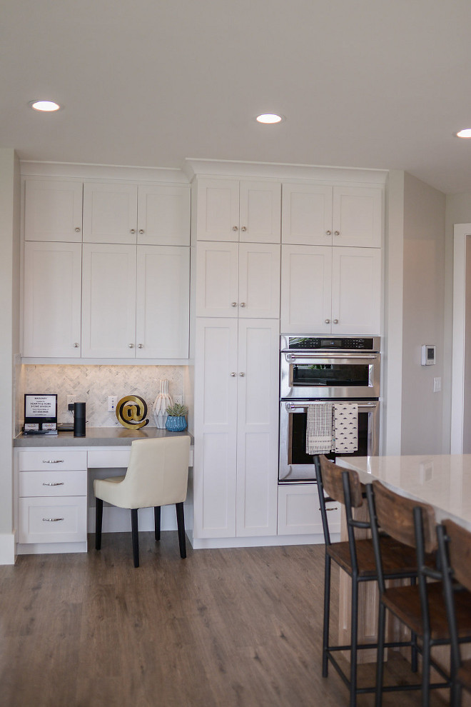 Shaker door style kitchen cabinet. Clean-looking shaker door style cabinets. Kitchen features shaker door style. #Kitchencabinetstyle #shakerdoorstyle #shakerdoorstylecabinet Millhaven Homes