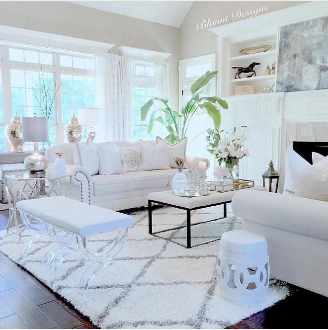Neutral living room. Decorating a Neutral living room. Neutral living room decor. Neutral living room #Neutrallivingroom #livingroom #Neutrallivingroomdecor Home Bunch Beautiful Homes of Instagram @blountdesigns