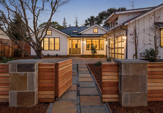 Modern Farmhouse Gate. Modern Farmhouse Front Gate. Modern Farmhouse Gate Ideas #ModernFarmhouse #Farmhouse Urban WestGate modern-farmhouse-gate-ideas