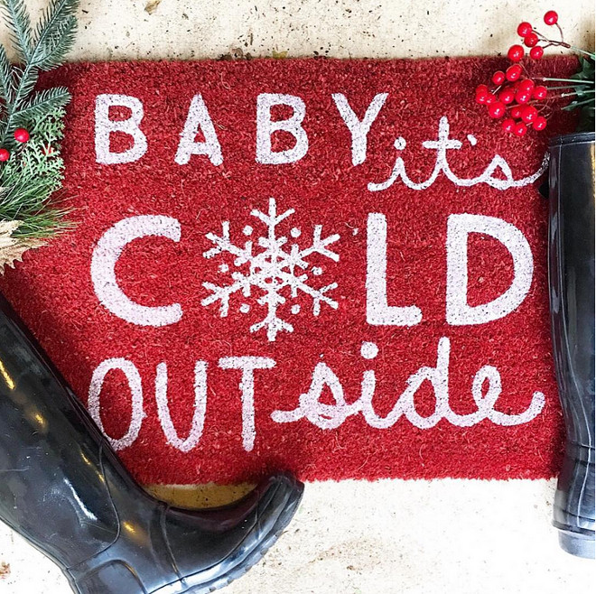 Christmas Doormat. Christmas Doormat Ideas. Christmas Doormat #ChristmasDoormat #Christmas #Doormat Aly McDaniel via Instagram @thedowntownaly