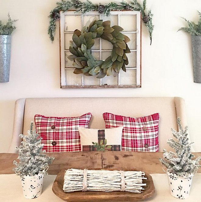 Farmhouse Christmas Dining Room Decor. Farmhouse Christmas Dining Room Decor Ideas. Farmhouse Christmas Dining Room Decor. Farmhouse Christmas Dining Room Decor #FarmhouseChristmas #ChristmasDiningRoomDecor Aly McDaniel via Instagram @thedowntownaly