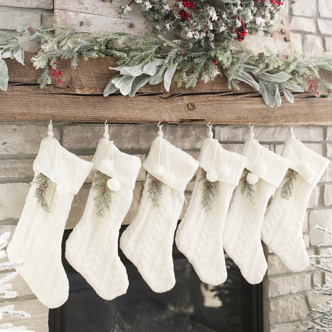 Farmhouse Christmas Mantel. Farmhouse Christmas Mantel Ideas. Farmhouse Christmas Mantel #FarmhouseChristmasMantel #FarmhouseChristmasMantel #FarmhouseMantel Instagram Beautiful Homes of Instagram @NC_HomeDesign