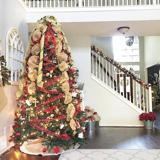 Farmhouse Christmas Tree. Farmhouse Christmas Tree Decor, Bowls, Burlarp. #FarmhouseChristmasTree #FarmhouseChristmas #Farmhouse #ChristmasTree #Burlarp #bowls Mary Beth via Instagram @houseofnichols.