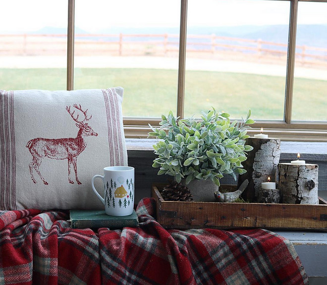 Farmhouse Christmas Decor. Farmhouse Christmas Decor. Bedroom, window seat Farmhouse Christmas Decor. Farmhouse Christmas Decor #FarmhouseChristmas #FarmhouseChristmasDecor #windowseatChristmasdecor #FarmhouseChristmasIdeas Home Bunch's Beautiful Homes of Instagram @birdie_farm