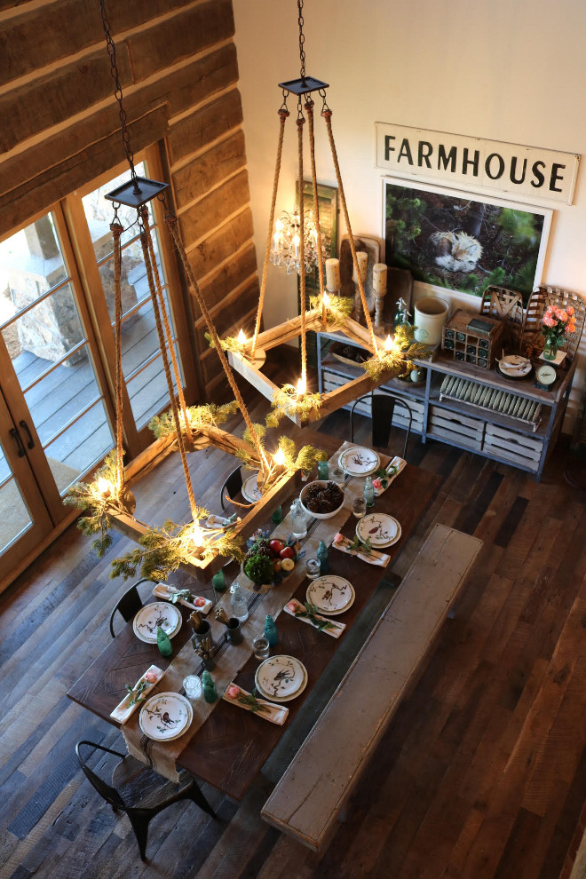 Rustic Holiday Tablescape: This is my absolute favorite time of year! Tis the season of gathering together with our friends and family! Feasting, laughing, and making beautiful memories. Your table ensemble sets the mood! Its fun to switch things up every year, but I'm a huge advocate in using what you already have and not feeling like you have to go purchase all new place settings, china, and etc. This year I'm going for a rustic, romantic, and casual-esque: laid-back-fancy, if you will. #rusticholidaytablescape #RusticHolidayTablescapeIdeas #HolidayTablescapeIdeas #HolidayTablescape Home Bunch's Beautiful Homes of Instagram @birdie_farm