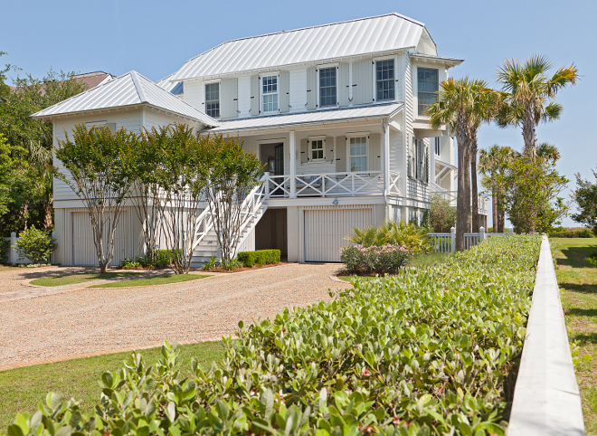 Benjamin Moore Super White. White exterior paint color. Benjamin Moore Super White. Benjamin Moore Super White #BenjaminMooreSuperWhite #Whiteexterior #paintcolor #BenjaminMoore #SuperWhite Beau Clowney Architects. Jenny Keenan Design