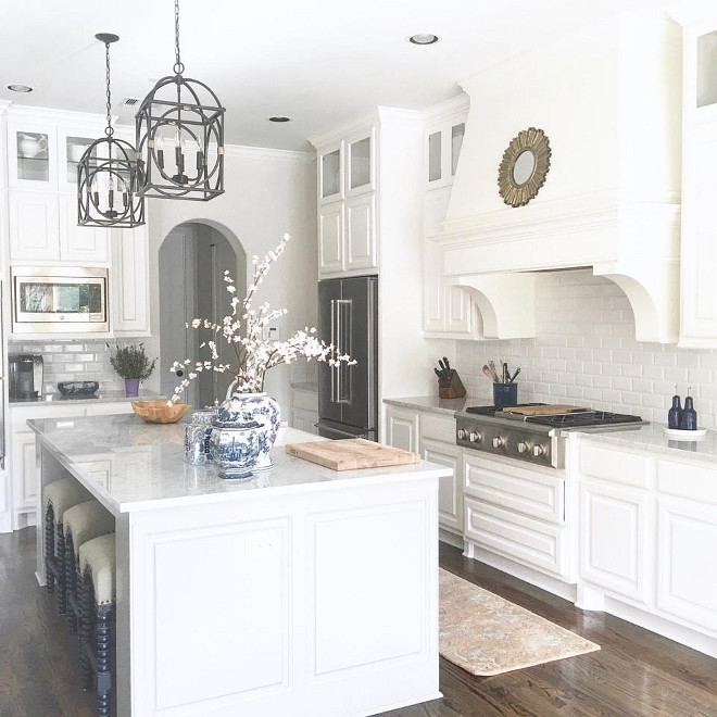 Instagram Farmhouse Kitchen. Farmhouse Kitchen. White Farmhouse Kitchen from instagram. Instagram Farmhouse Kitchen #FarmhouseKitchen #Instagram #InstagramKitchen #InstagramFarmhouse #InstagramFarmhouseKitchen Beautiful Homes of Instagram: classicstylehome