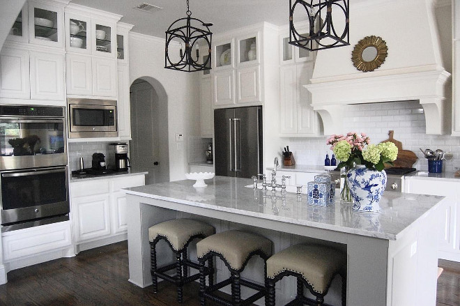 Kitchen. White Farmhouse Kitchen Kitchen. White Farmhouse Kitchen ideas. Kitchen. White Farmhouse Kitchen #Kitchen #WhiteFarmhouseKitchen #Farmhousekitchen #whitekitchen Beautiful Homes of Instagram: classicstylehome