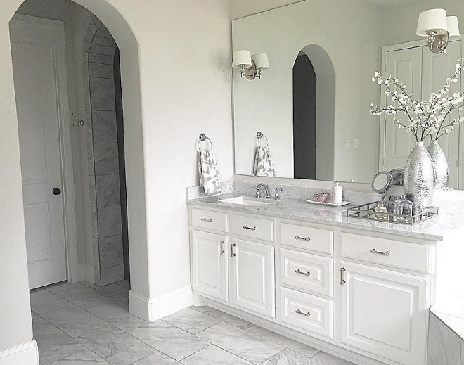 Master Bathroom. Bathroom layout. This bathroom layout creates a sense of intimacy and privacy with a separate shower nook and water closet. Master bathroom layout. #Bathroom #masterbathroom #layout #masterbathroomlayout Beautiful Homes of Instagram: classicstylehome