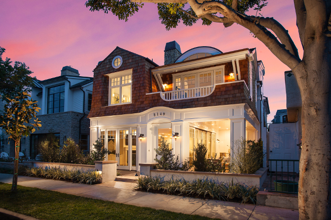 Cape Cod California Beach House With Blue And White