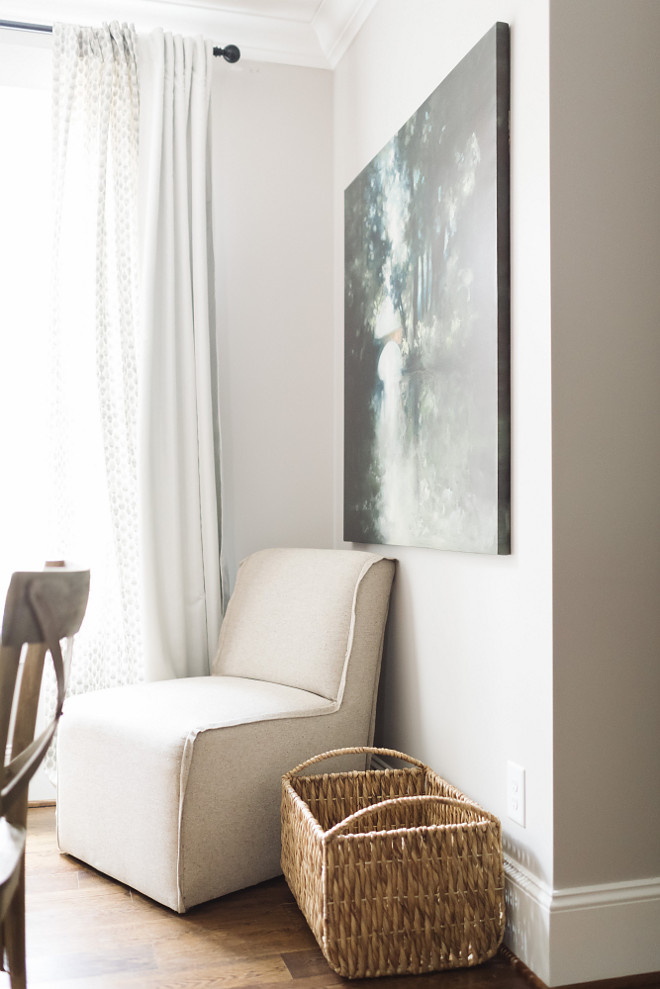 Dining room sitting area. Beautiful Homes of Instagram @thegraycottage