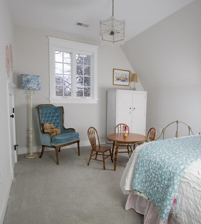 Kids bedroom with vintage furniture. #Kidsbedroom #vintagefurniture Beautiful Homes of Instagram @greensprucedesigns