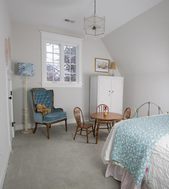 Kids bedroom with vintage furniture. #Kidsbedroom #vintagefurniture Beautiful Homes of Instagram @greensprucedesigns