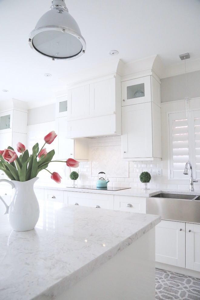 Marble looking quartz. Marble looking quartz countertop. v #Marblelookingquartz #Marblelookingquartzcountertop Interiors by Alita Malinowski. Instagram @life_with_alita