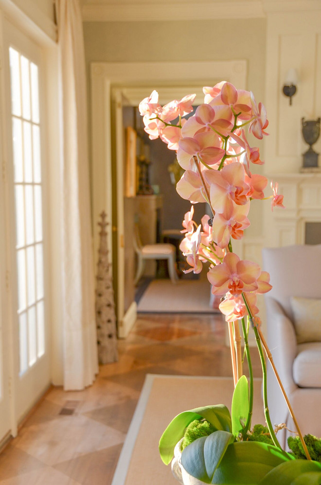Orchids. Pink orchids. Decorating with orchids. #orchids #pinkorchids Home Bunch's Beautiful Homes of Instagram @loveyourperch