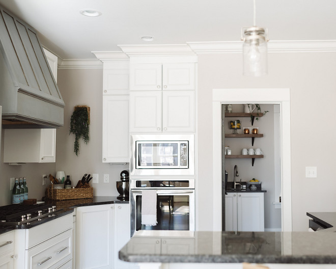 Pantry off kitchen, Pantry layout, Farmhouse kitchen and Farmhouse pantry. Pantry off kitchen Layout #pantry #farmhousekitchen #pantrylayout #kitchenlayout Beautiful Homes of Instagram @thegraycottage