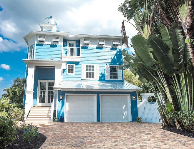 Turquoise Florida Beach House Paint Color. Clearest Ocean Blue 2064-40 by Benjamin Moore. Turquoise Beach House Paint Color. #TurquoiseFloridaBeachHousePaintColor #TurquoiseBeachHousePaintColor #ClearestOceanBlueBenjaminMoore Waterview Kitchens