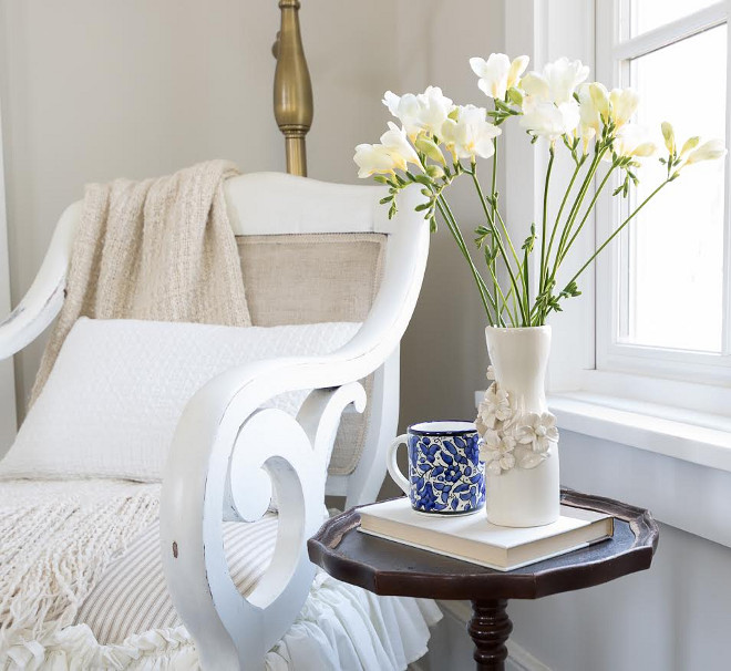 Vintage Chair. Painted white vintage chair. Chair is antique and painted in Annie Sloan Chalk Paint in Pure White. Vinatage chair with linen and white frame #Vintagechair Beautiful Homes of Instagram @greensprucedesigns