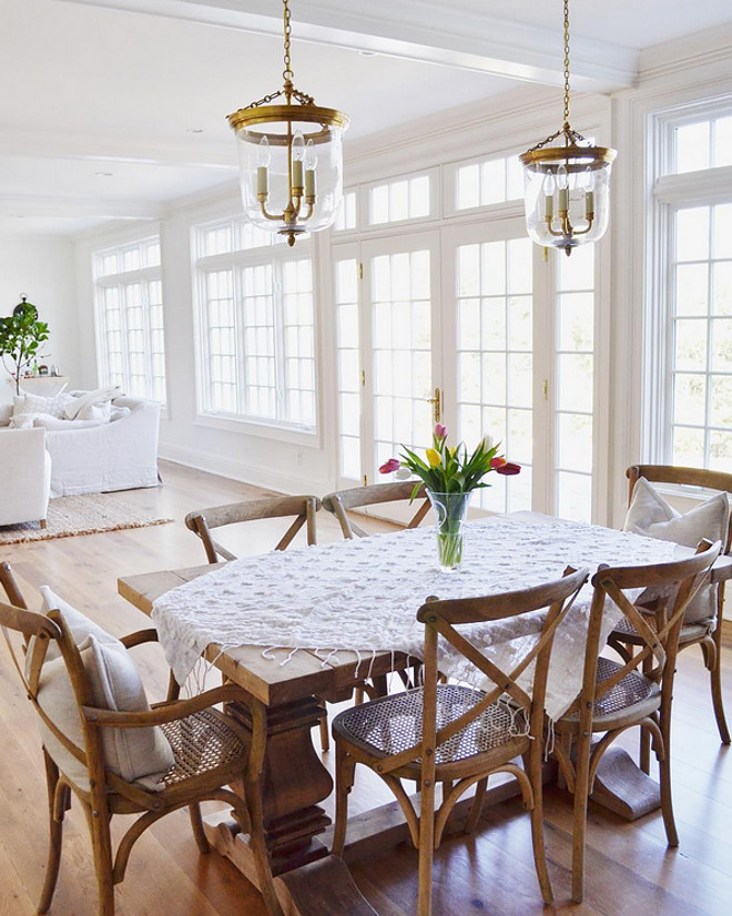 Clutter-free interior ideas. How to design a clutter-free, bright and clean home. I love the open feel of this entire space. Notice the windows and the French doors to the patio. #Clutterfreeinteriors #Clutterfreeinteriorideas Beautiful Homes of Instagram @HomeSweetHillcrest