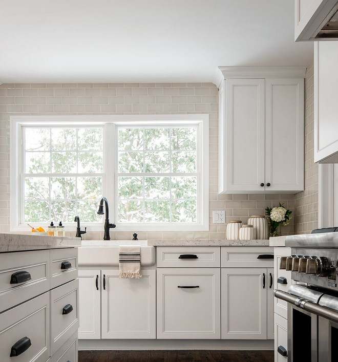 New & Fresh Off-white Kitchen Design - Home Bunch Interior Design Ideas