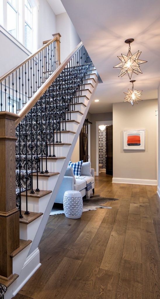 Shingle Style Home with Casual Coastal Interiors - Home Bunch Interior ...