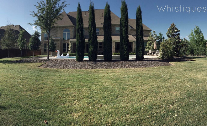Hedges. Backyard with hedges. #hedges Beautiful Homes of Instagram @whistiques