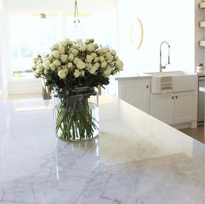 Carrara marble countertop. Kitchen with Carrara marble. Carrara marble is the most popular white marble. Polished Carrara marble. #Carraramarble #Carraramarblecountertop Beautiful Homes of Instagram @organizecleandecorate