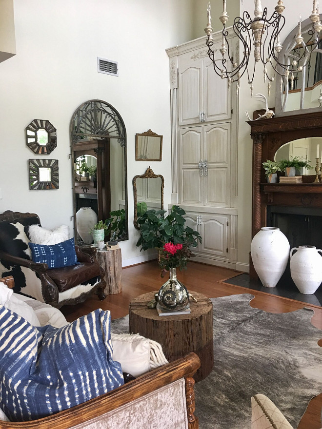 Rustic Farmhouse Living Room. Rustic French Farmhouse Living Room. French Farmhouse Living Room Decor #FrenchFarmhouse #LivingRoom #RusticFarmhouse Beautiful Homes of Instagram @cindimc.ivoryhome