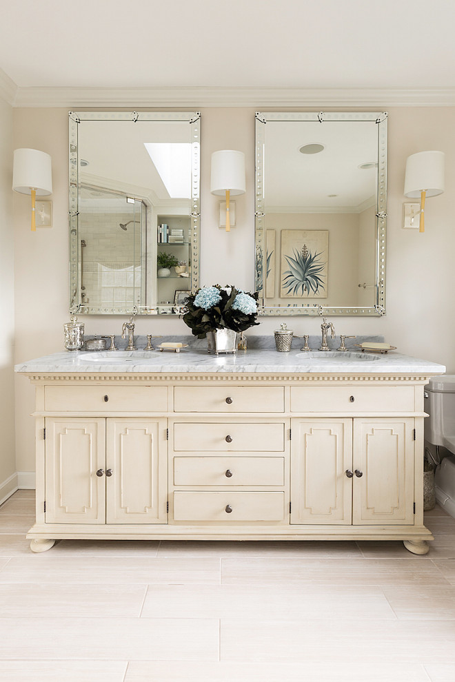 Traditional Bathroom Vanity. Traditional Bathroom. Traditional Bathroom Vanity Design. Traditional Bathroom Design #TraditionalBathroomVanity #TraditionalBathroom #TraditionalBathroomVanityDesign #TraditionalBathroomDesign Casabella Interiors