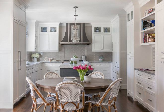 Eat in Kitchen. Kitchen and breakfast nook layout. Eat in Kitchen layout. Eat in Kitchen #EatinKitchen #Kitchen #BreakfastNook #kitchenLayout Christine Sheldon Design