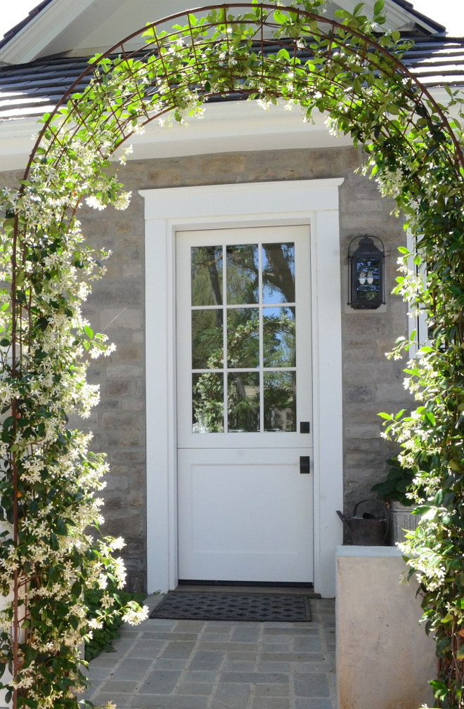 Garden Arbor. Garden Arbor The night blooming jasmine on this archway smells incredible when it is in bloom. #GardenArbor #garden #gardens #arbor Beautiful Homes of Instagram @SanctuaryHomeDecor