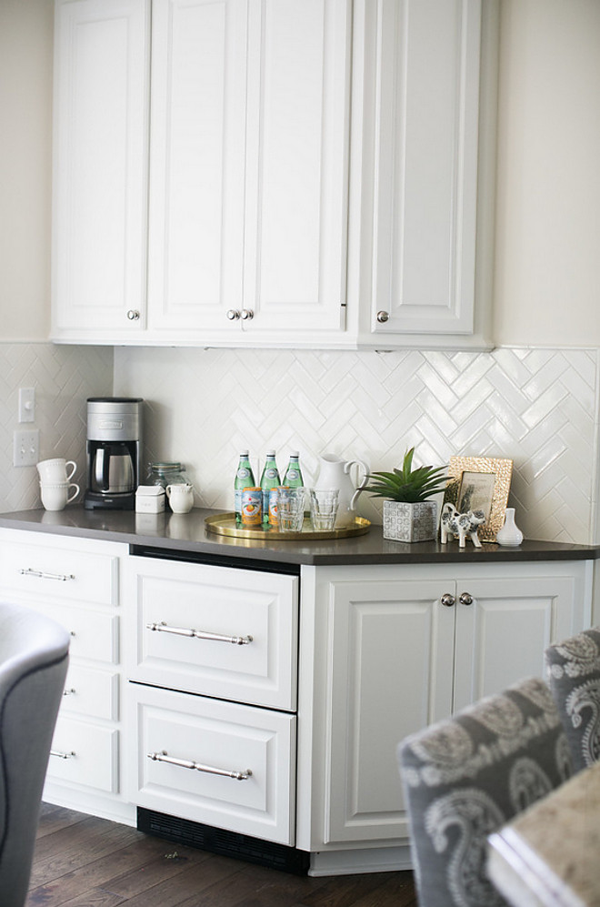 Kitchen Cabinet Hardware. Knobs are Top Knobs M411. Pulls are Top Knobs M1261. #Kitchen #CabinetHardware Bria Hammel Interiors