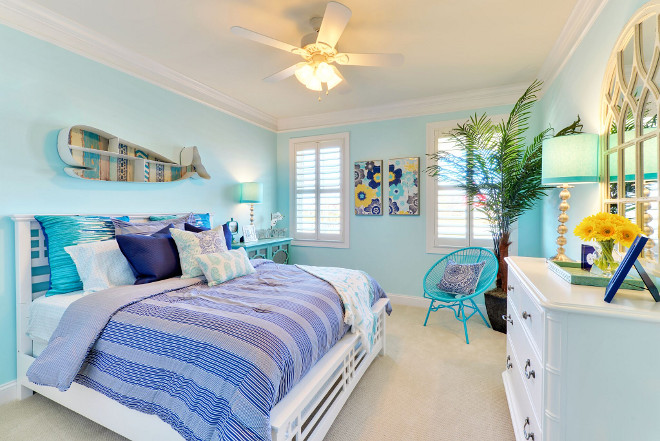 Cheerful Beach Cottage with Turquoise Color Scheme - Home Bunch ...