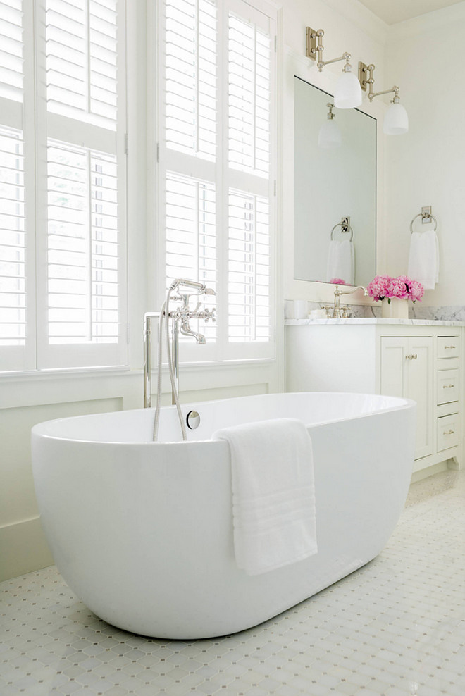 Bathroom Plantation shutters. Bathroom Plantation shutter ideas. Bathroom Window Plantation shutters #BathroomWindow #BathroomWindows #Bathroom #Plantationshutters Curran & Co. Architects