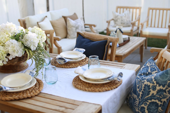 Outdoor Coastal Table Setting Decor. Nantucket inspired Coastal Outdoor Table Setting Decor. Outdoor Coastal Table Setting Decor ideas #OutdoorCoastalTableSettingDecor #Nantucket #Outdoors Home Bunch's Beautiful Homes of Instagram @cambridgehomecompany