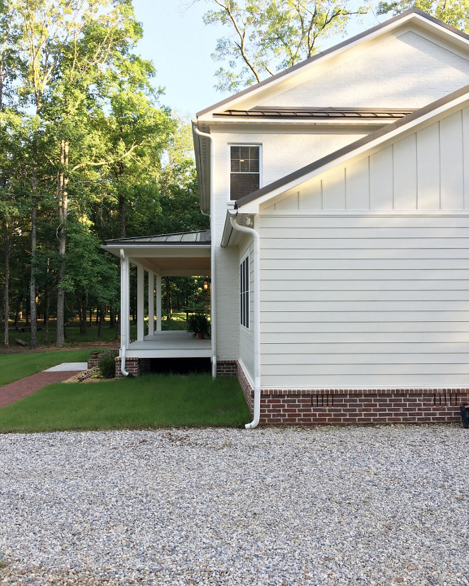 Farmhouse with off white siding and brick. Farmhouse with off white siding and brick. Farmhouse with off white siding and brick #Farmhouse #offwhitesiding #exteriorbrick Beautiful Homes of Instagram @theclevergoose