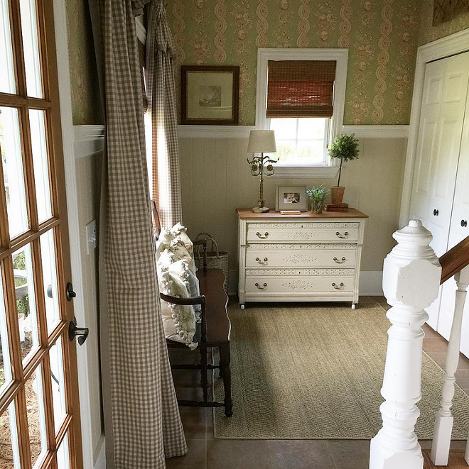 French Country Foyer. Home Bunch's Beautiful Homes of Instagram @blessedmommatobabygirls